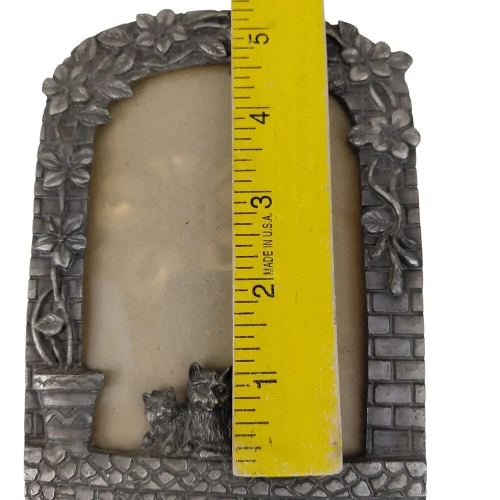 ROC Vtg Pewter Cat In A  Window Picture Frame Taiwan Mom And Kitten